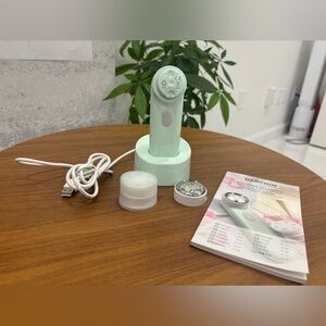 Darphin L’institut facial sonic cleansing and massaging tool